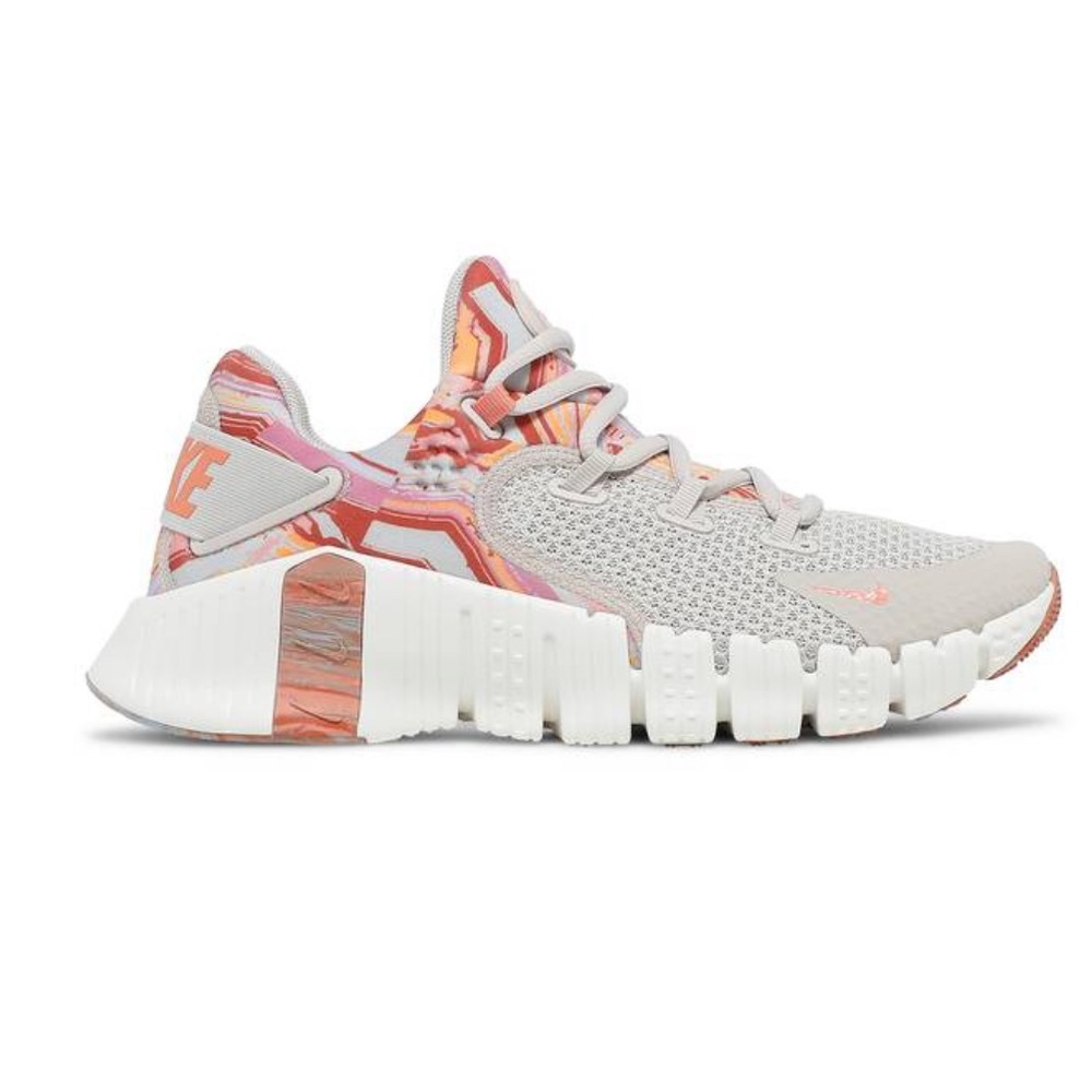 Womens Nikes Metcon 4